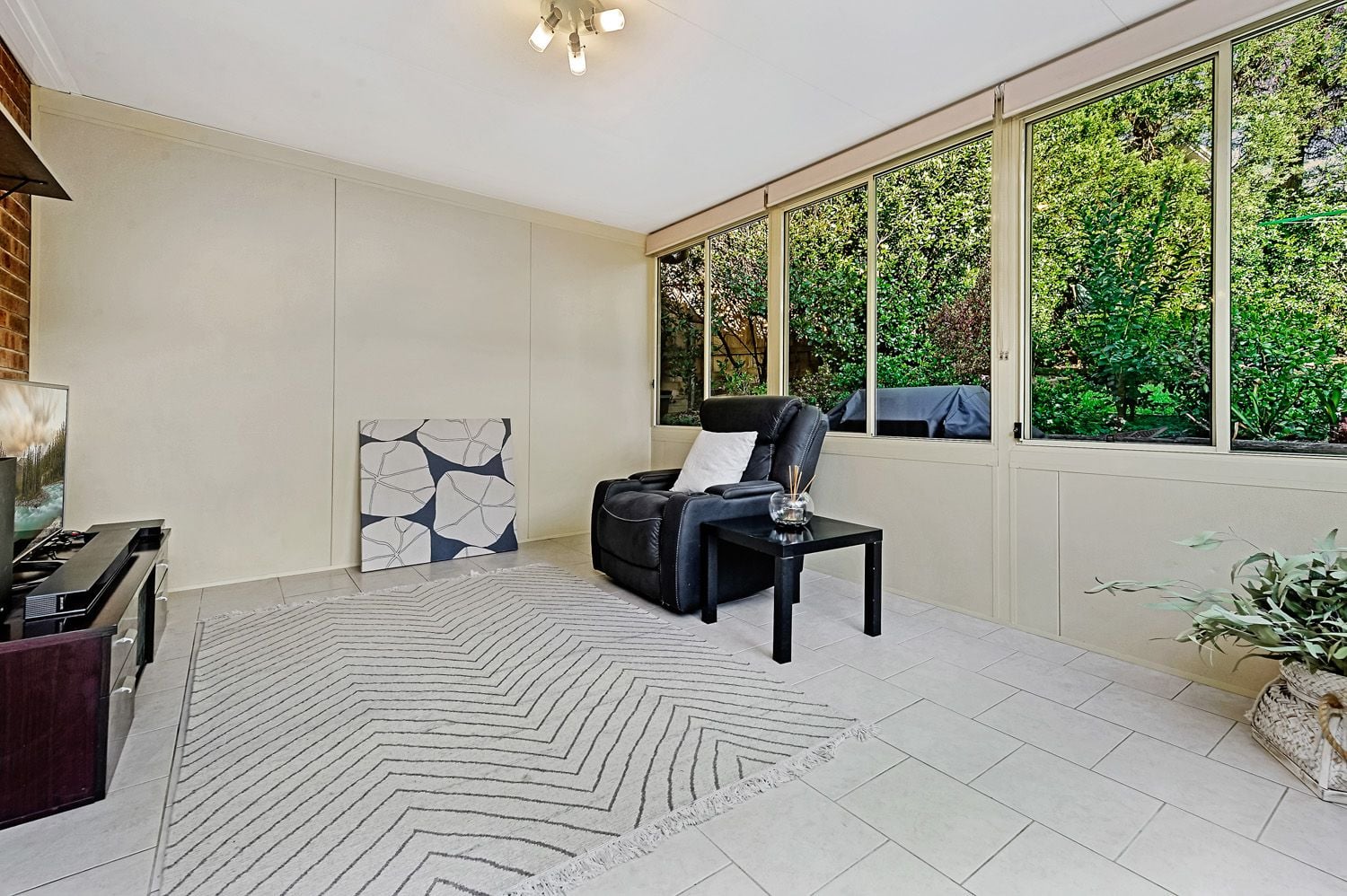 16 Doulton Drive, Cherrybrook, Cherrybrook - Thumbnail 5