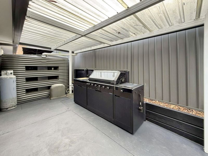 Spacious & Low-Maintenance Living in Peaceful The Oaks