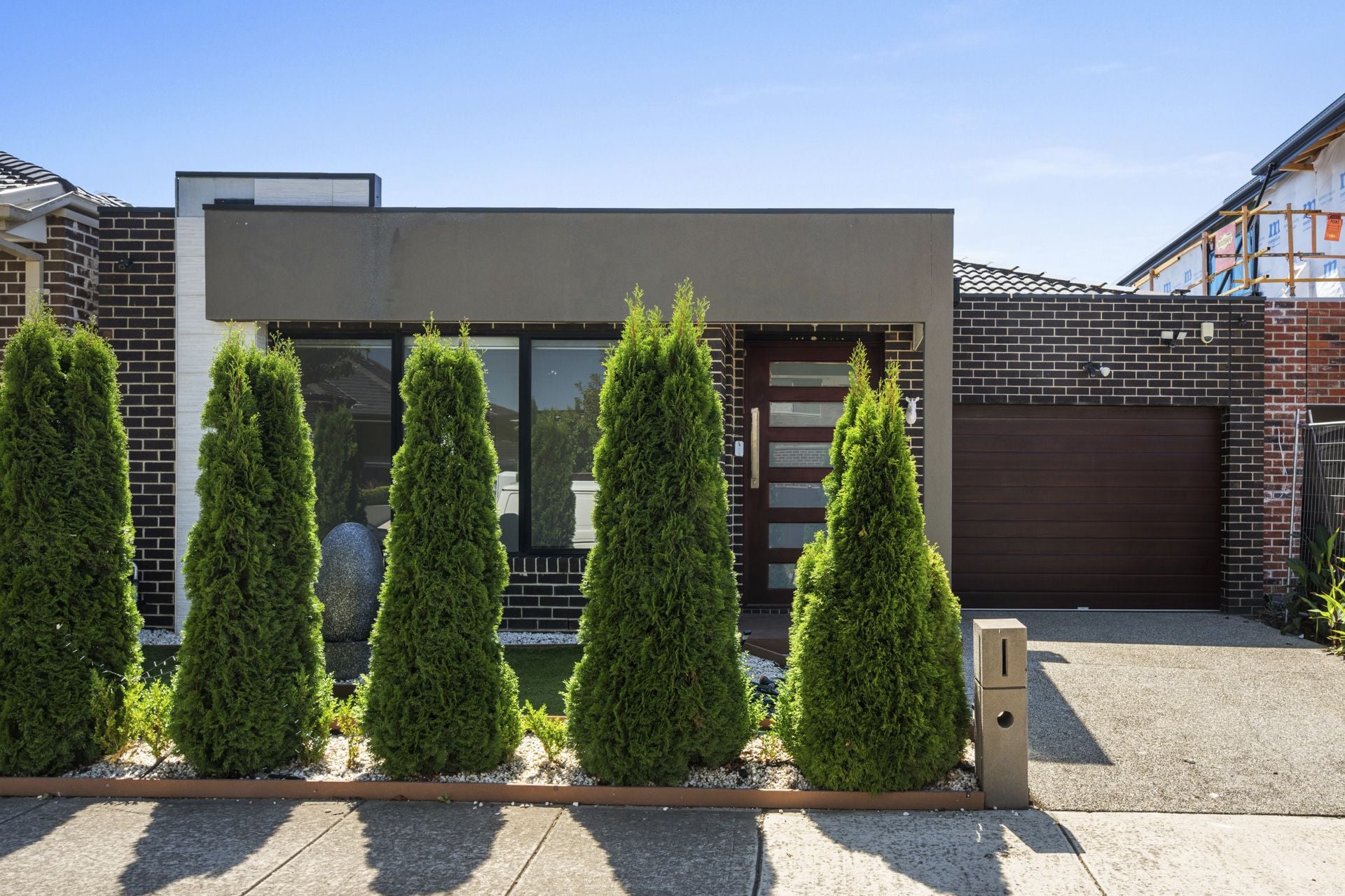 MODERN CONVENIENT LIVING