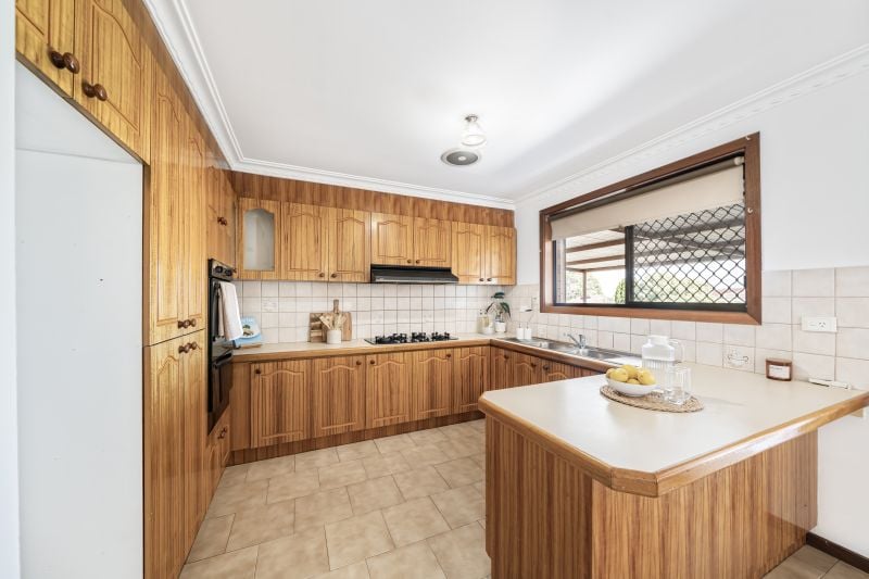 136 Garden Grove Drive, Mill Park