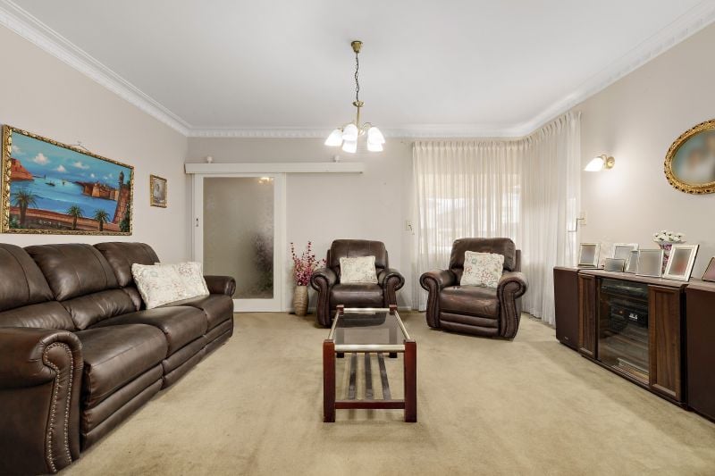 8 Burton Street, Lalor