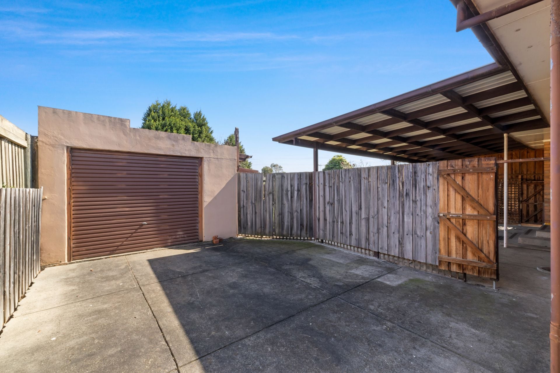 Comfortable Classic on 655m² (approx.) With Endless Potential