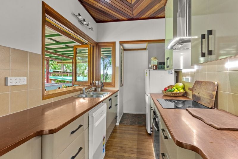 17 Lilian Street, Herberton QLD, Herberton - Thumbnail 4