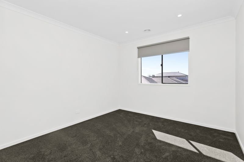 2 Bracegirdle Drive, Mickleham