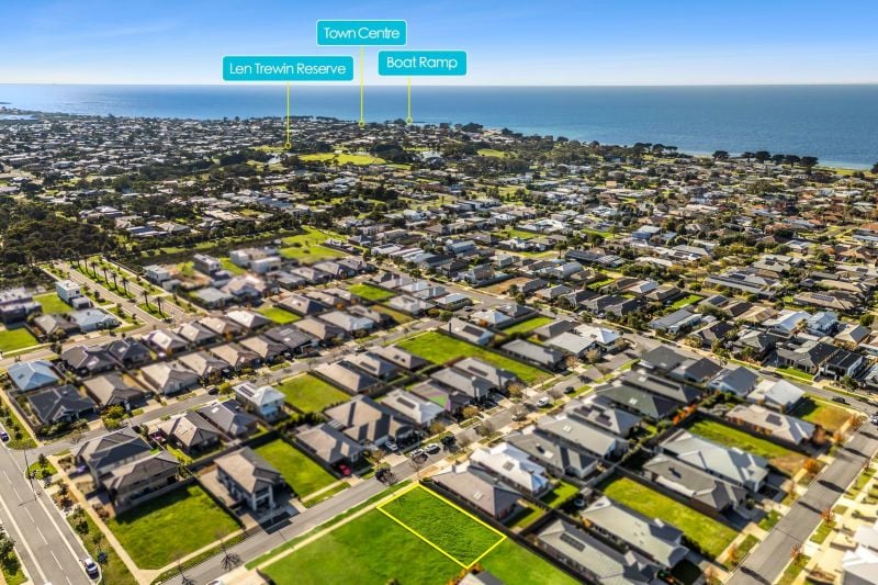 8 Findlay Avenue St Leonards VIC, St Leonards - Image 1
