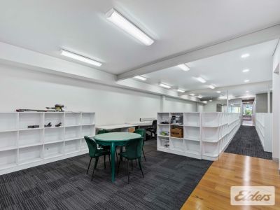 HIGH END OFFICE WITH 16 CAR PARKS!