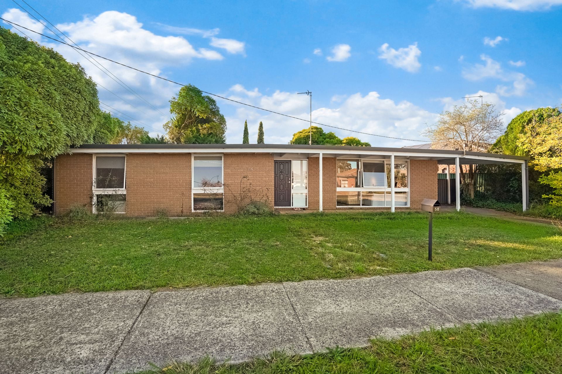 58 Iona Drive, Under Offer, Under Offer - Thumbnail 2