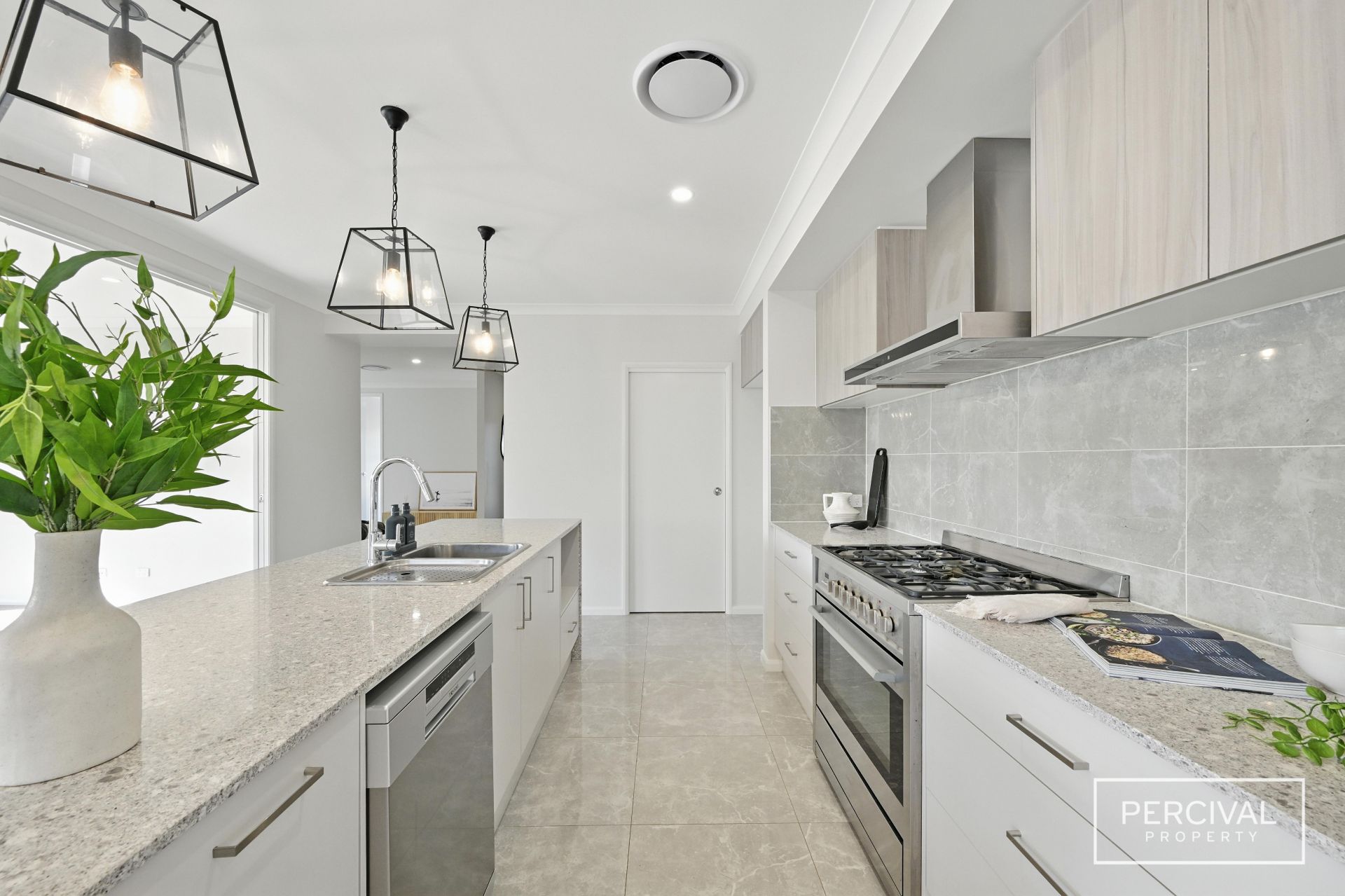 8 Farmstead Avenue Thrumster NSW, Thrumster - Thumbnail 2