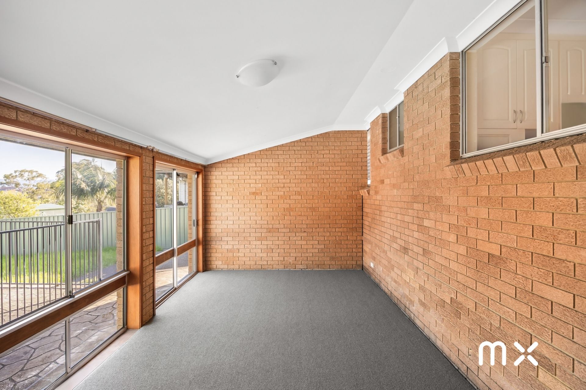 285 Farmborough Road, Farmborough Heights - Thumbnail 7