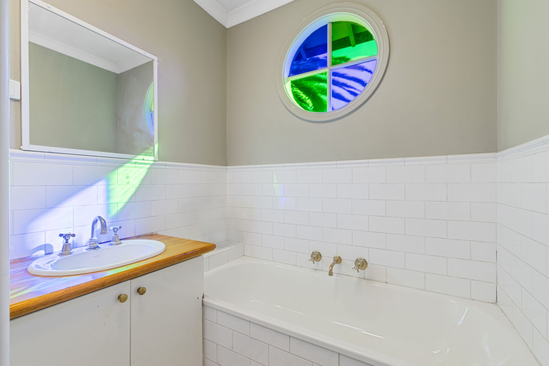 Stylish And Secluded Federation-Inspired Living