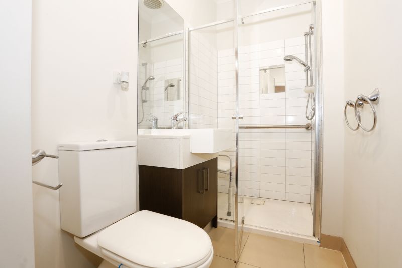 3/128 Rathcown Road, Reservoir