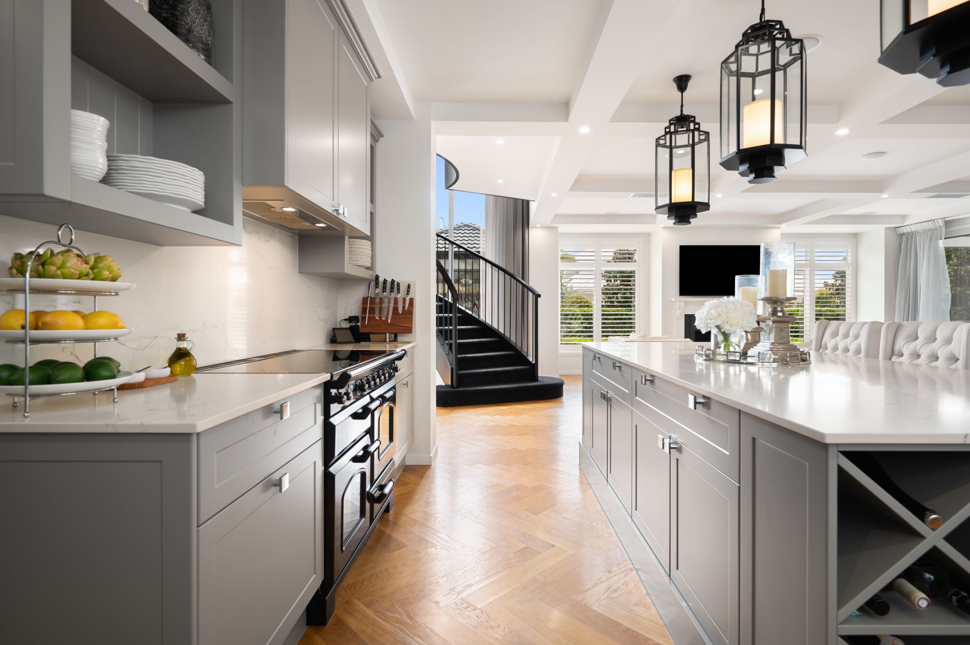 8 Queen Guineveres Place, Sovereign Islands - Thumbnail 8