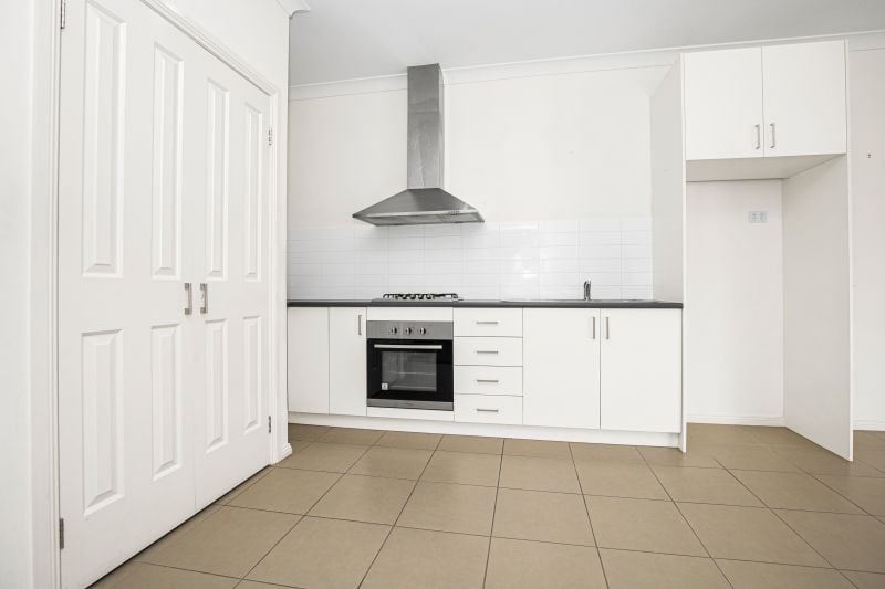 3/2 Hamilton Court, Lalor