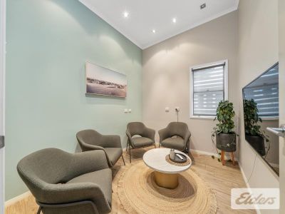 HIGH QUALITY OFFICE/MEDICAL WITH 10 CAR PARKS!