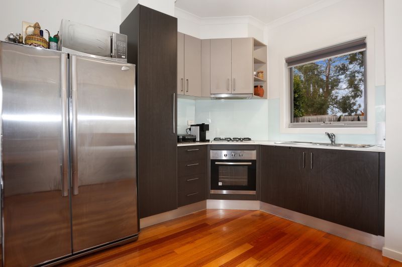 3/128 Rathcown Road, Reservoir