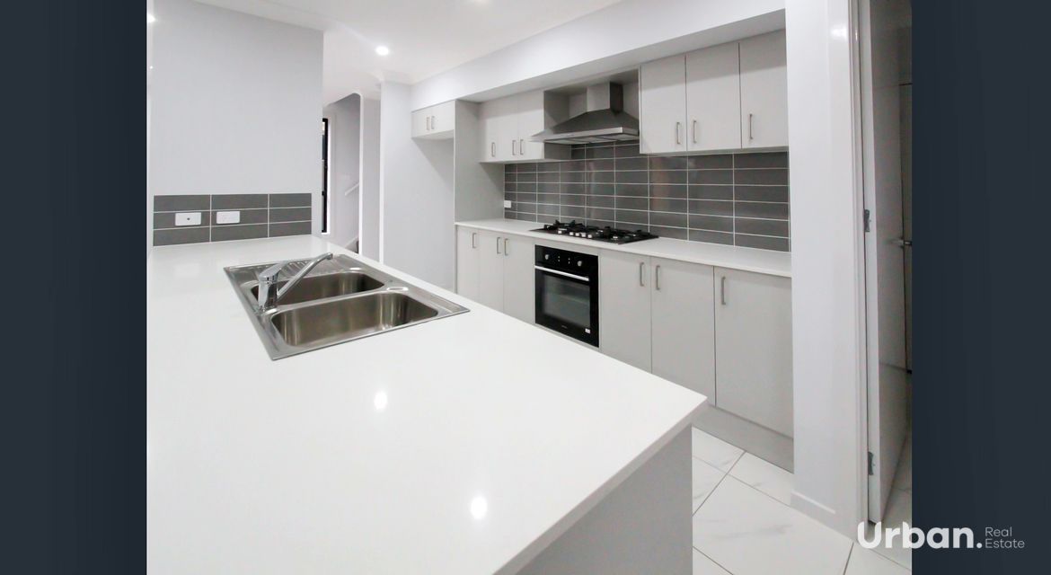 Austral 32 Tamarin Rock Avenue Street