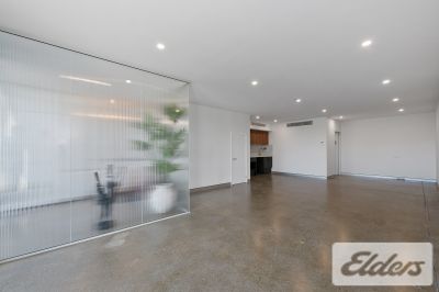 RECENTLY REFURBISHED OFFICE/SHOWROOM