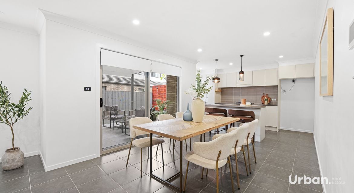 Bardia 66 Ingleburn Gardens Drive