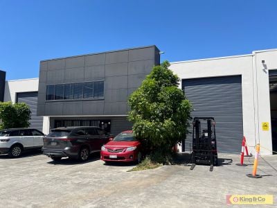 Modern Tilt Pannel Unit in Superb Darra Location!