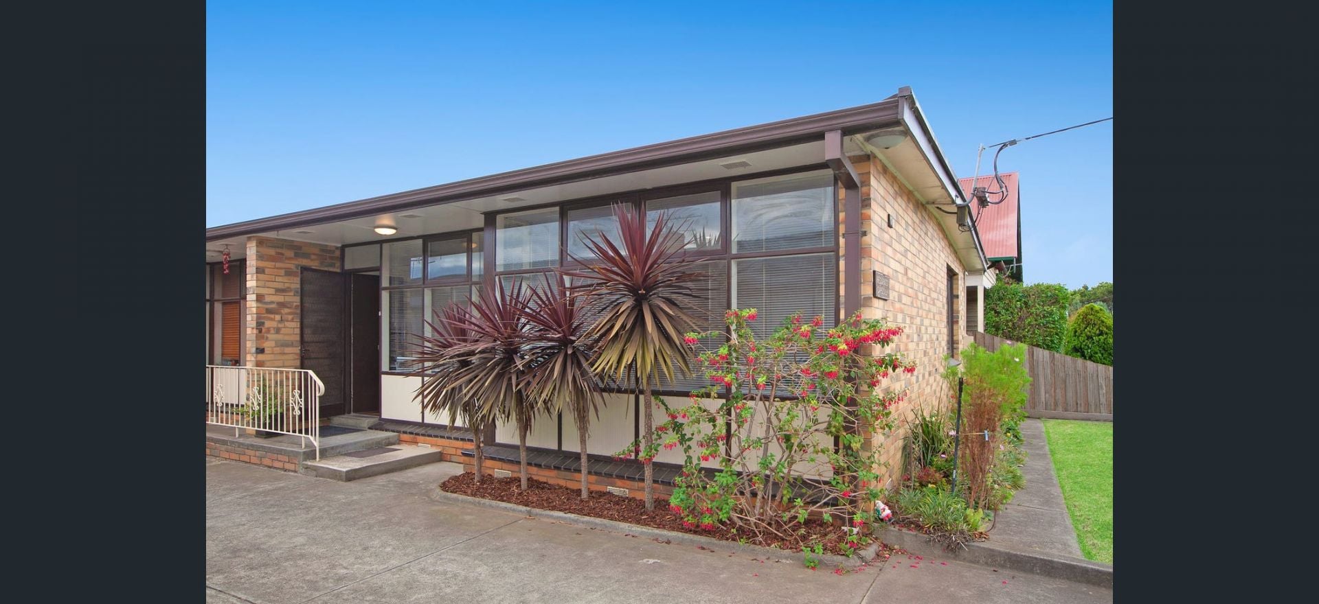 Effortless Living in the Heart of Reservoir