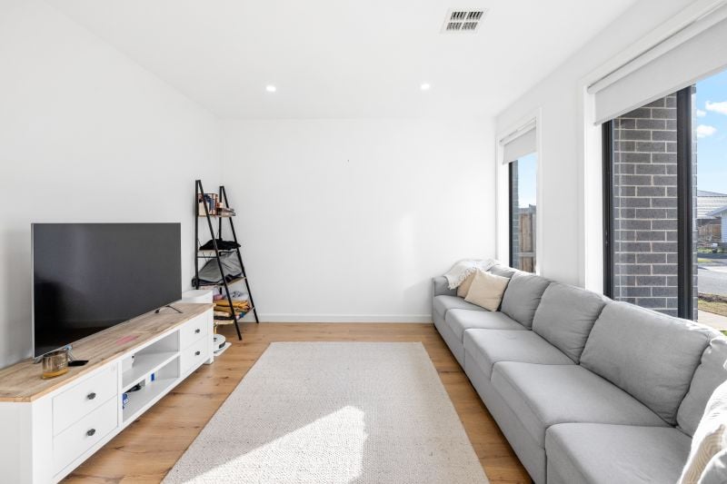 16 Petronas Drive, Fraser Rise