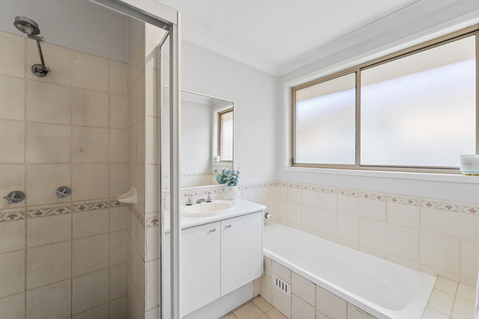 16 Kite Crescent, Hamlyn Terrace, Hamlyn Terrace - Thumbnail 8