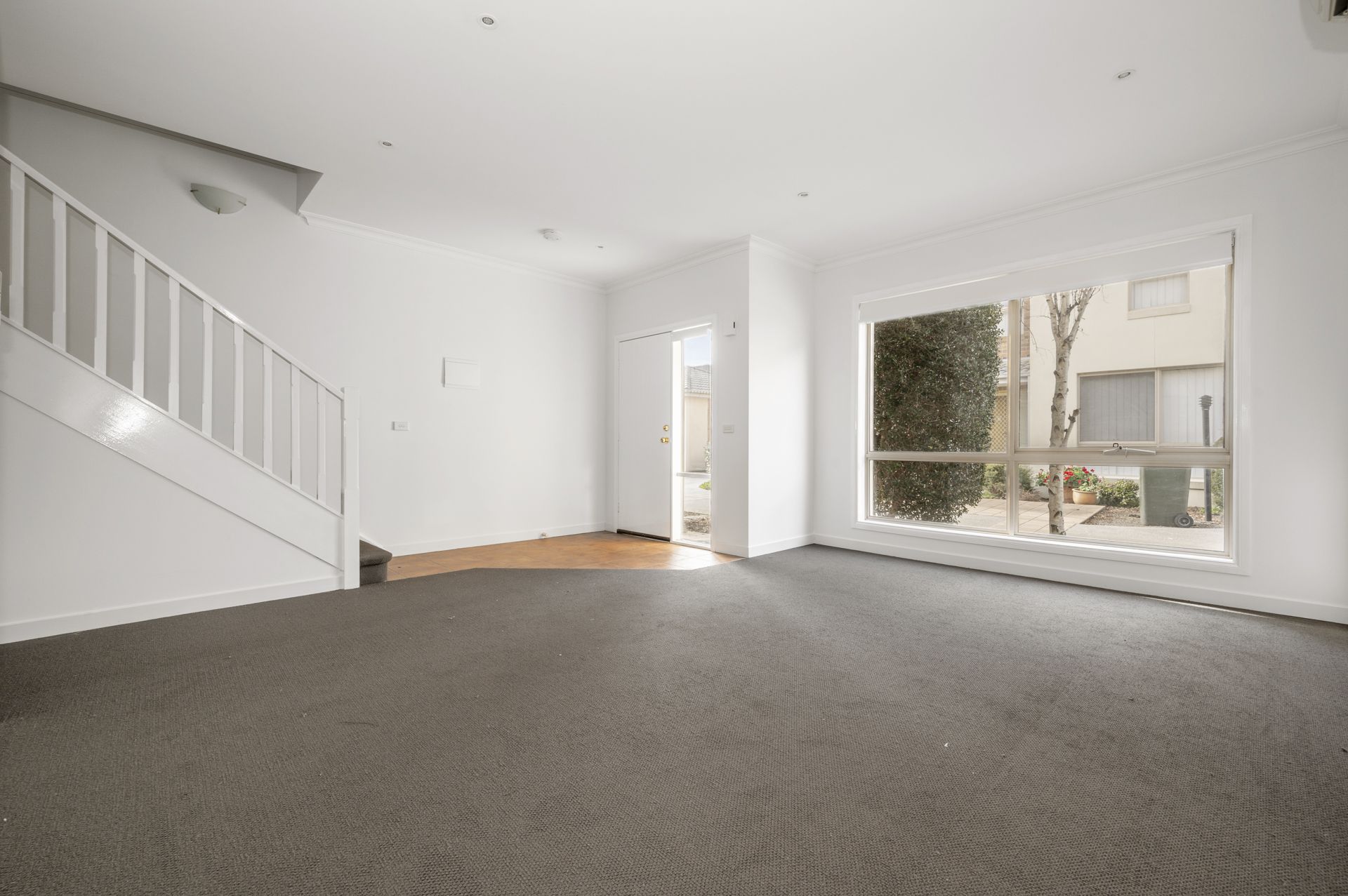 RENOVATED 3 BEDROOM TOWNHOUSE