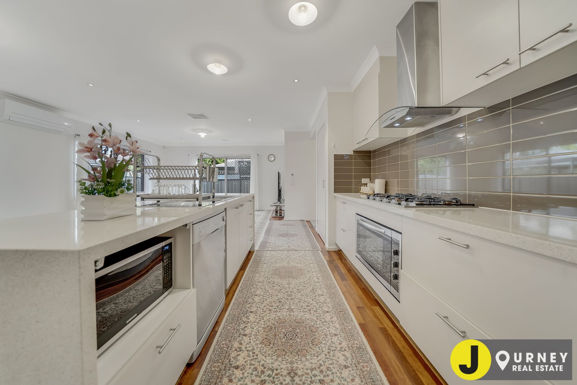 4 Dellinea Street, Cranbourne North VIC, Cranbourne North - Thumbnail 8