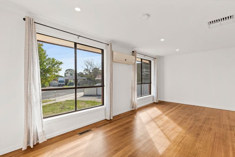 5 Mawson Close, Mill Park