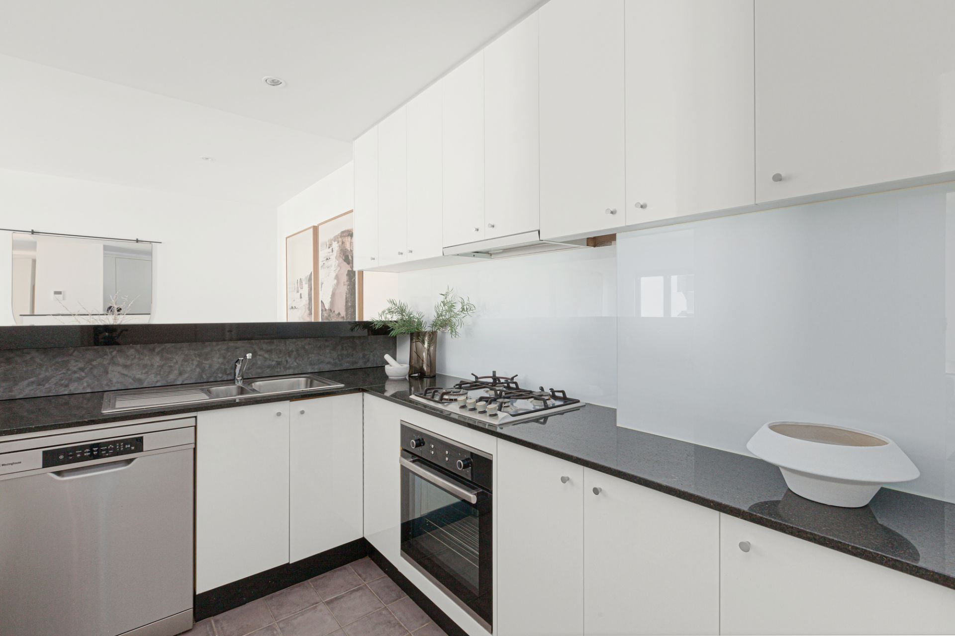 841/1 Esplanade West, Port Melbourne, Port Melbourne - Thumbnail 5