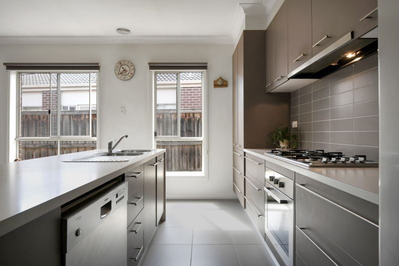 13 Jenolan Way, South Morang