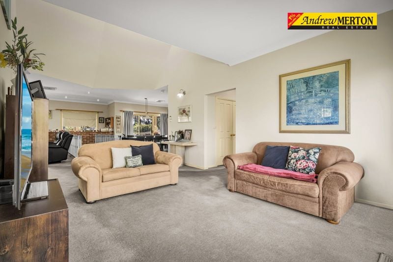 32 James Ruse Close, Windsor