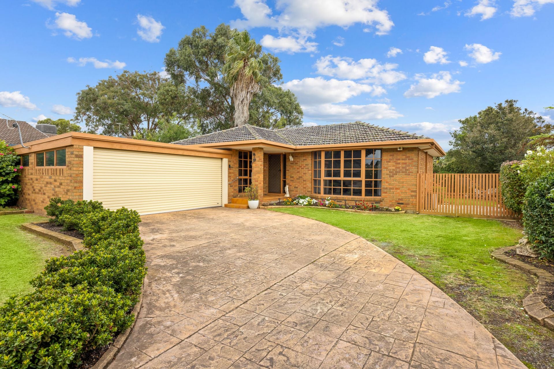 23 Rangeview Drive, Skye VIC
