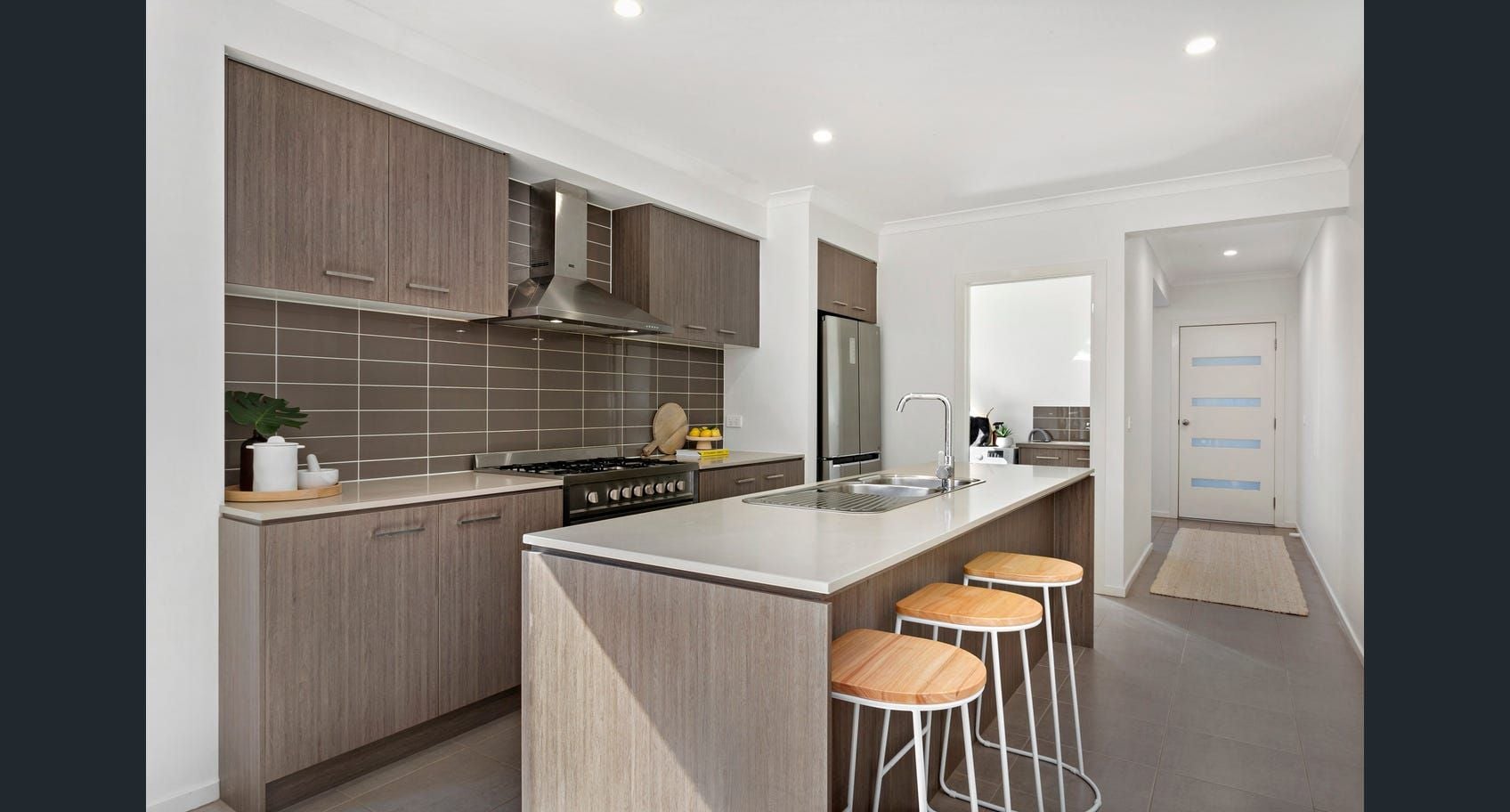 SPACIOUS MODERN FAMILY RETREAT