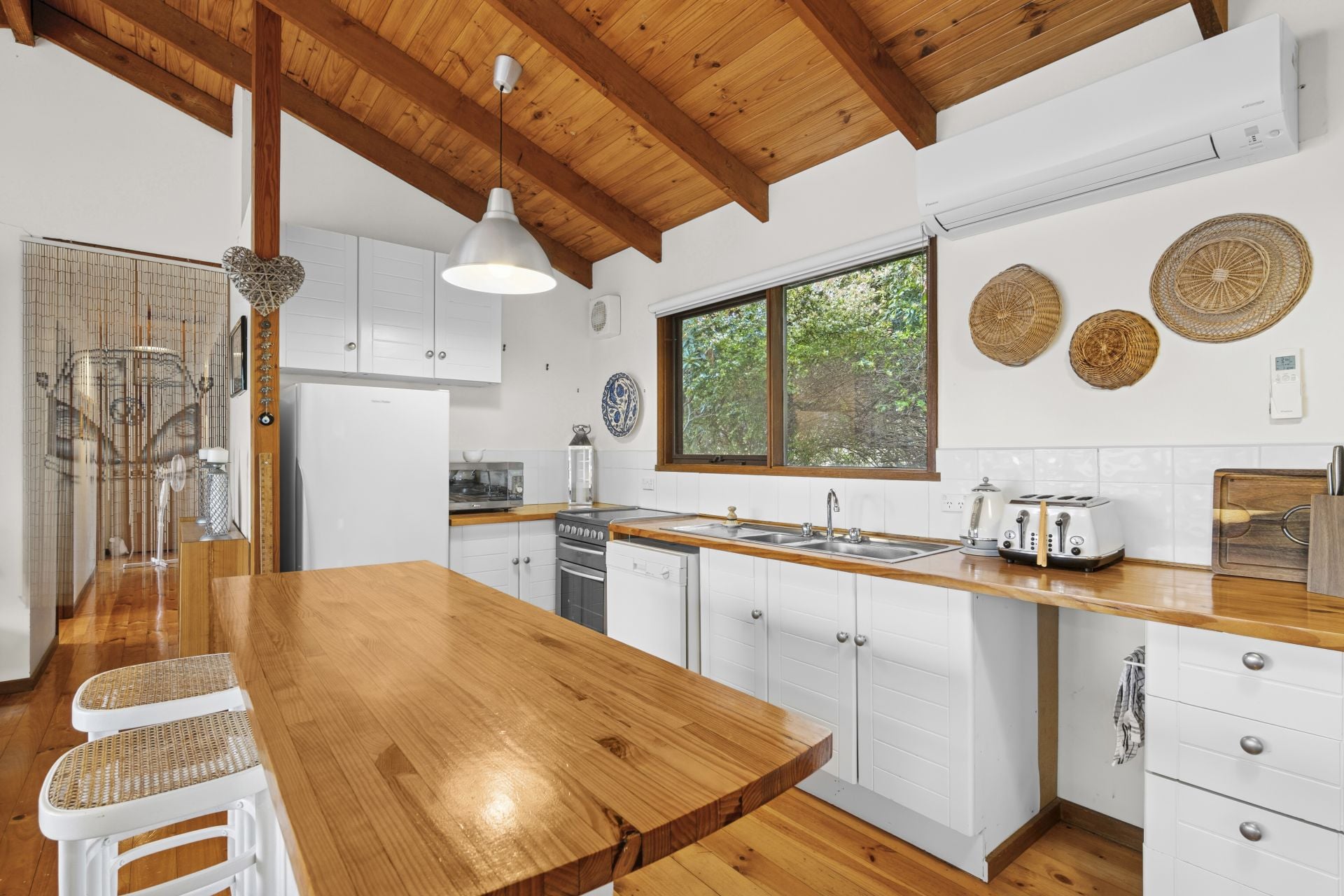 16 Wallace Street Lorne VIC, Lorne - Thumbnail 2