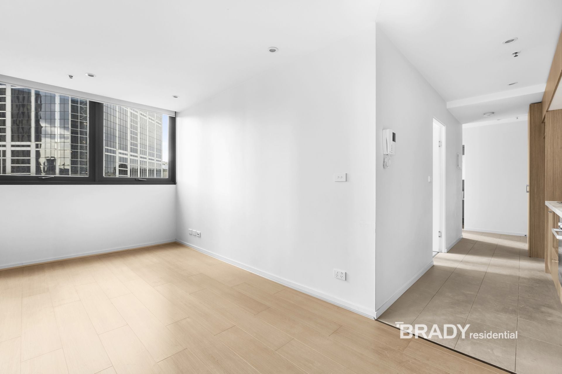 708/8 Sutherland Street Melbourne VIC, Melbourne - Thumbnail 3