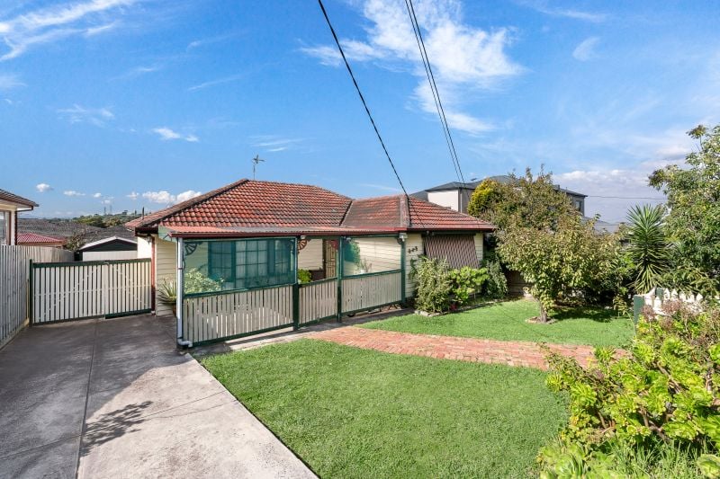 6 Gourock Street, Reservoir
