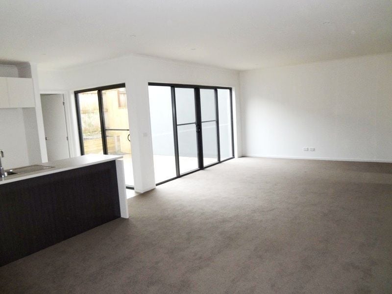 12 Grandstand Way, Wollert