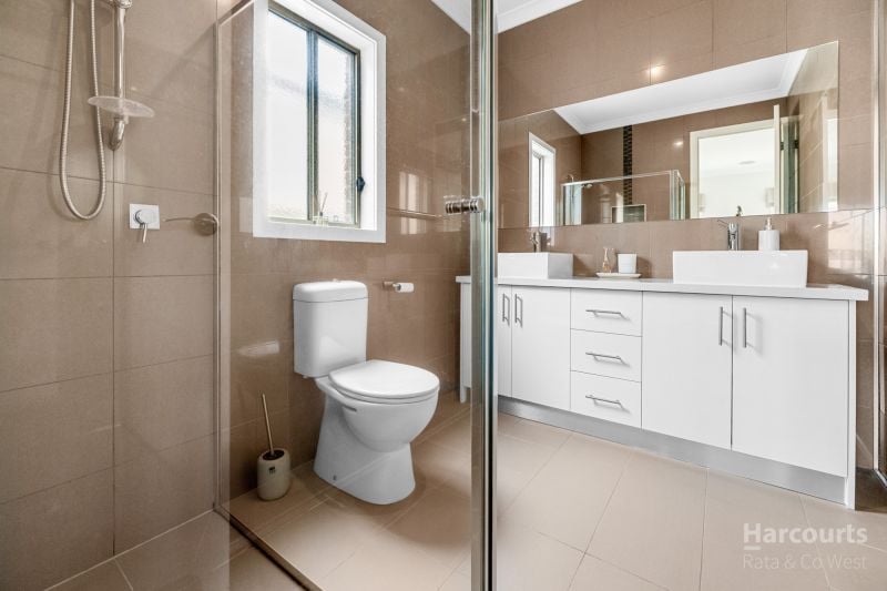 113 Oakview Parade, Caroline Springs