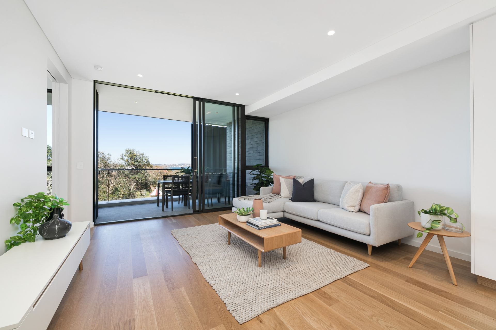 307/177 Russell Avenue, DOLLS POINT, Dolls Point - Thumbnail 3