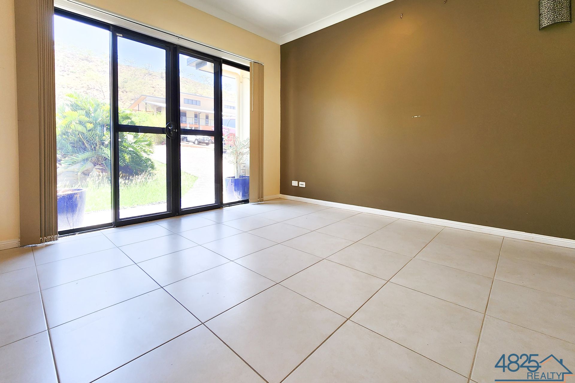 16 Black Star Crescent Mount Isa QLD, Mount Isa City - Thumbnail 4