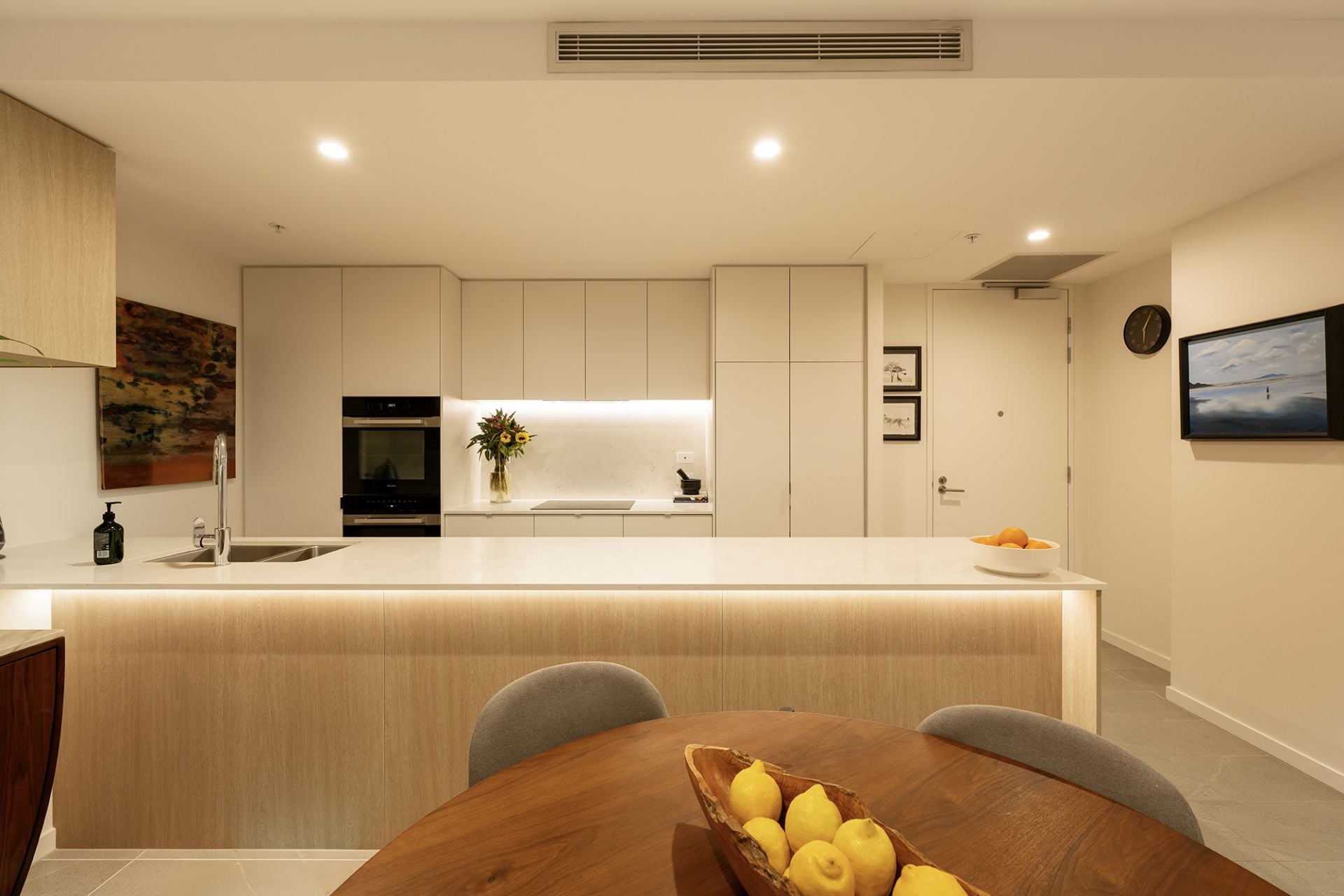 405/15-17 Cannes Avenue, Surfers Paradise - Thumbnail 4