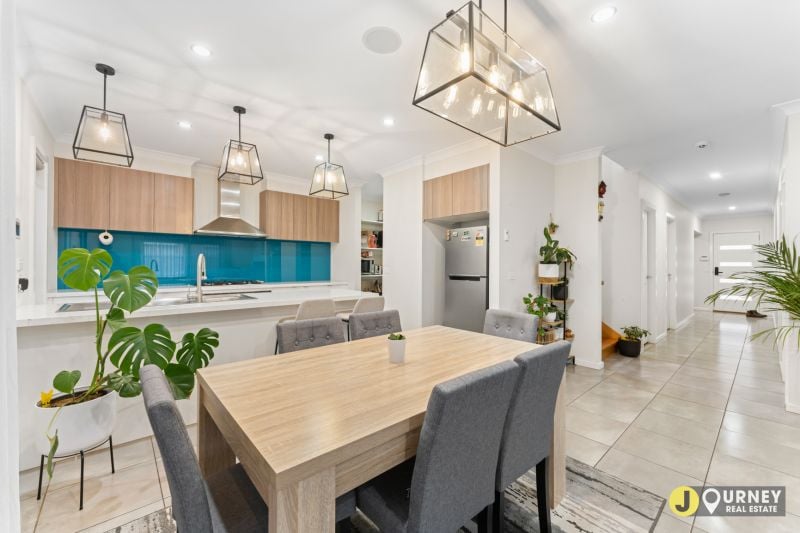 18 Abloom View, Mickleham VIC, Mickleham - Thumbnail 2