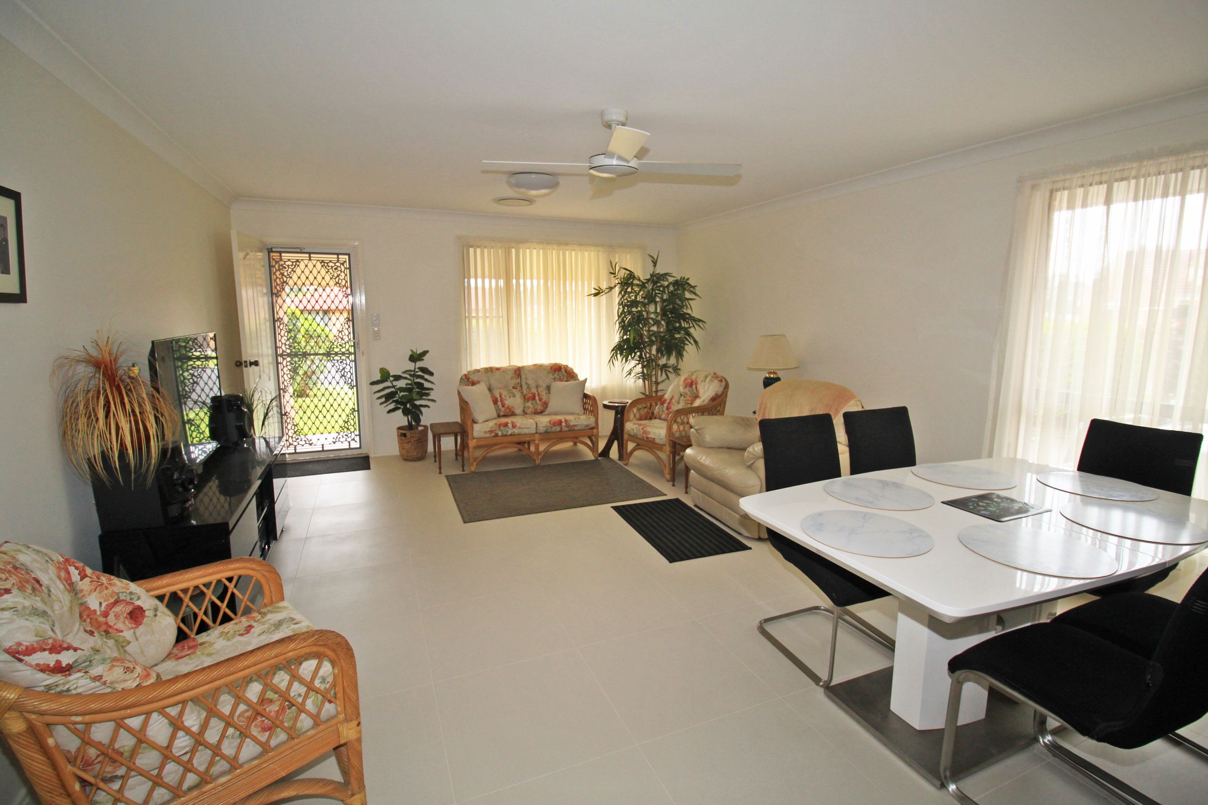 2/7 Gow Place, LAURIETON NSW 2443