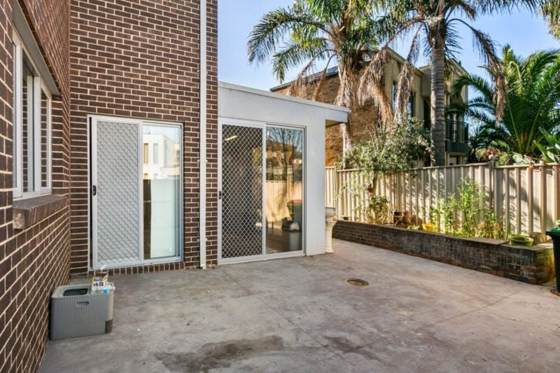 10 Wattlebird Crescent, Reservoir