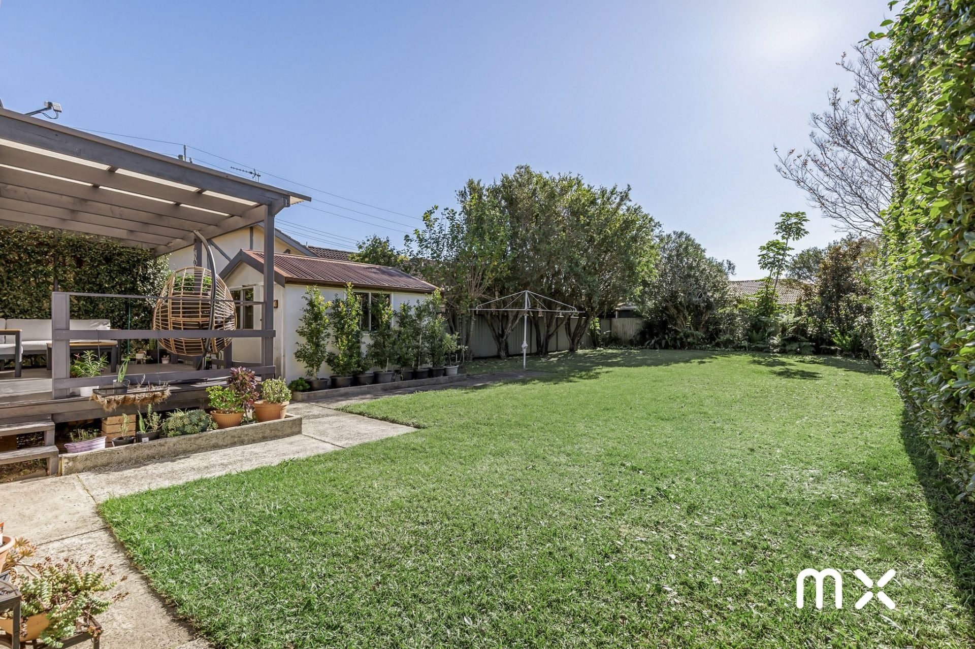 24 Lake Parade, East Corrimal - Thumbnail 2