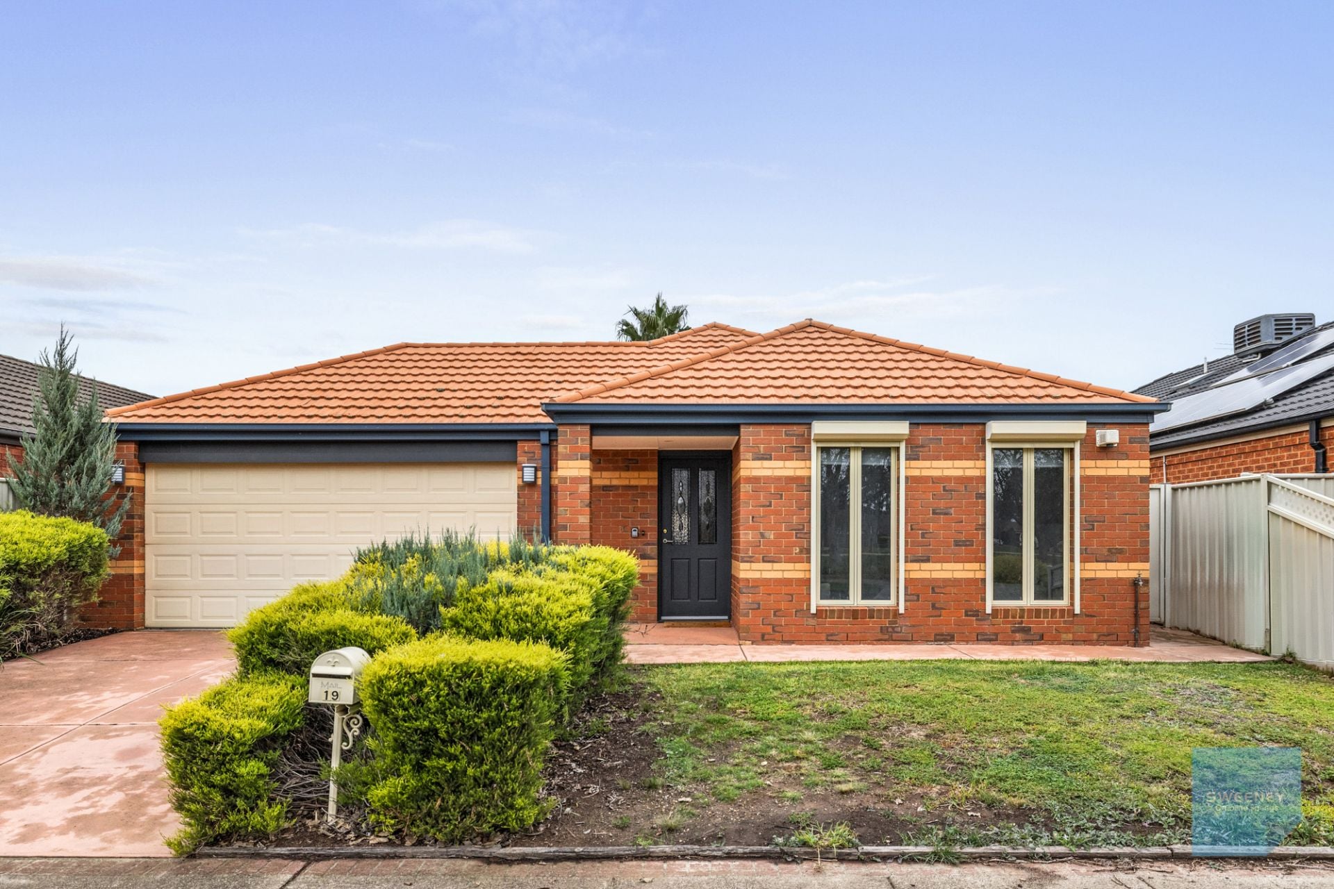 19 Edgbaston Parade, Caroline Springs - Thumbnail 2