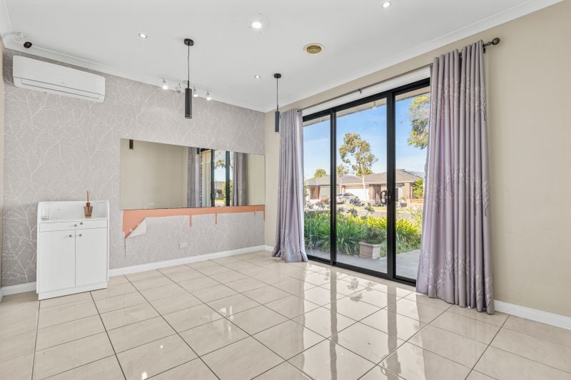 242 Newbury Boulevard, Craigieburn