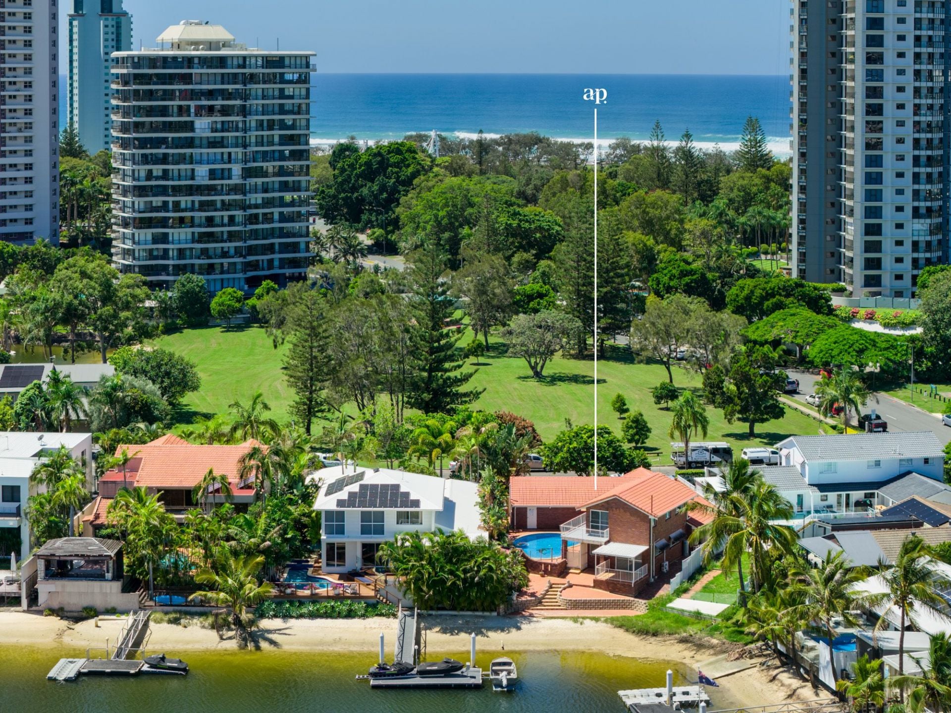 $ 2,750,000, Paradise Waters - Thumbnail 2