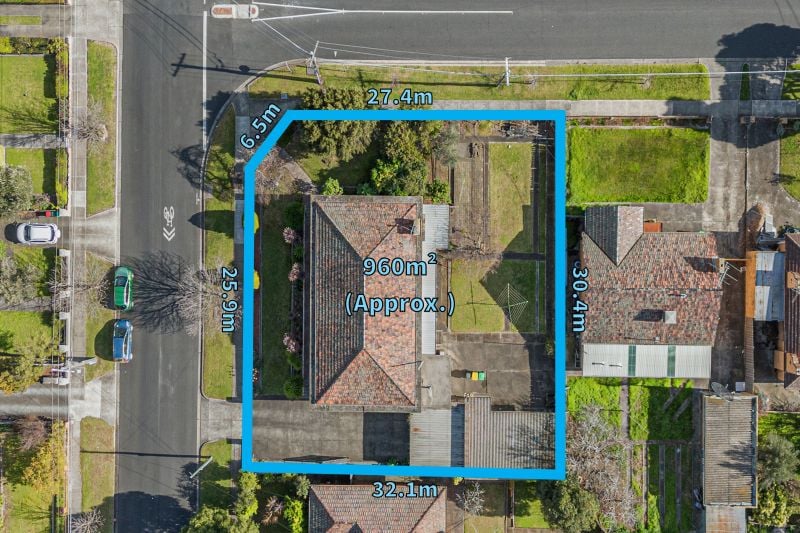 42 Broadhurst Avenue, Reservoir